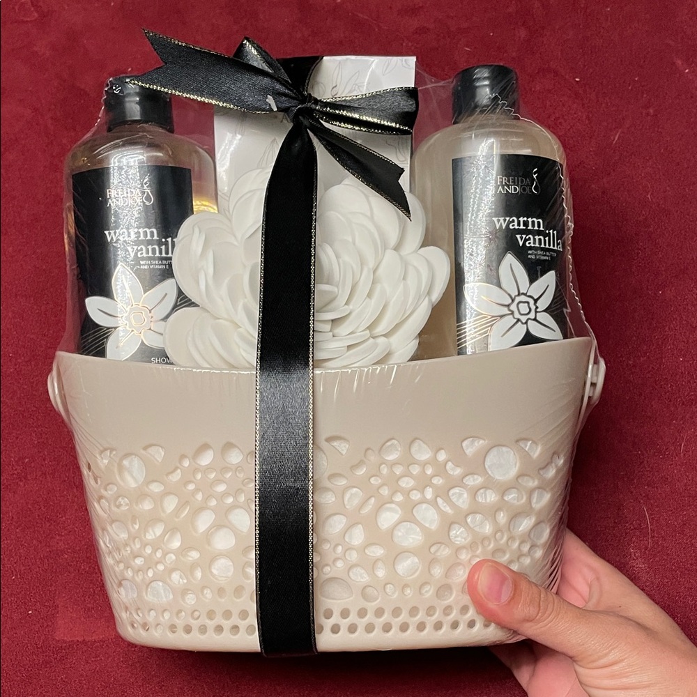 Warm Vanilla Bath Gift Set - Cream